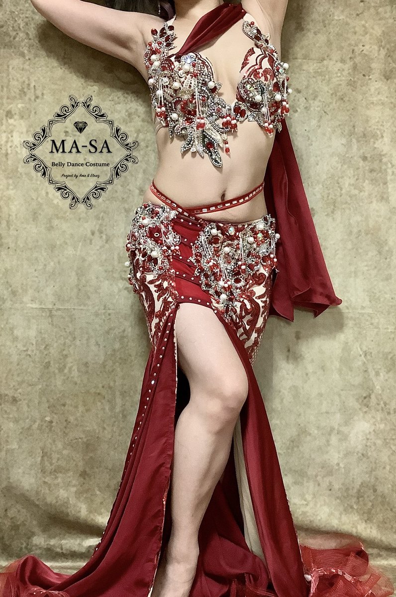 BellyElnaz's tweet photo. 新作レッド!本当に綺麗なデザインです✨
https://t.co/EmIZTw34WR
#Bellydance #ベリーダンス #衣装 #コスチューム #Costume #ベリーダンス衣装 #bellydancecostume #amr #elnaz #エジプト #Egypt #MASA #マーサ https://t.co/aySv6AlXdi
