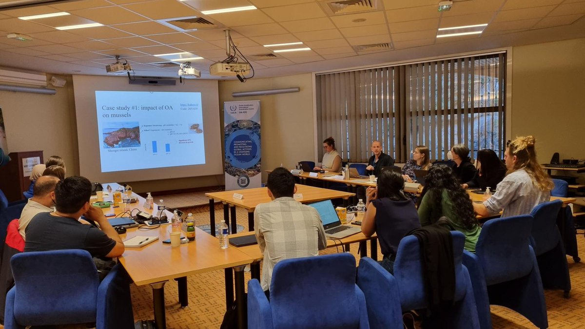 FPA2's tweet photo. 10 early-career scientists from all over the world gathered at the Marine Environment Laboratories of @iaeaorg in Monaco for a 2-week training course on #OceanAcidification in a multiple-stressor context.
Read more: https://t.co/BxNrKsVOvb

#FPA2 #FPA2Events #OceanAcidification https://t.co/yXh02oukKS