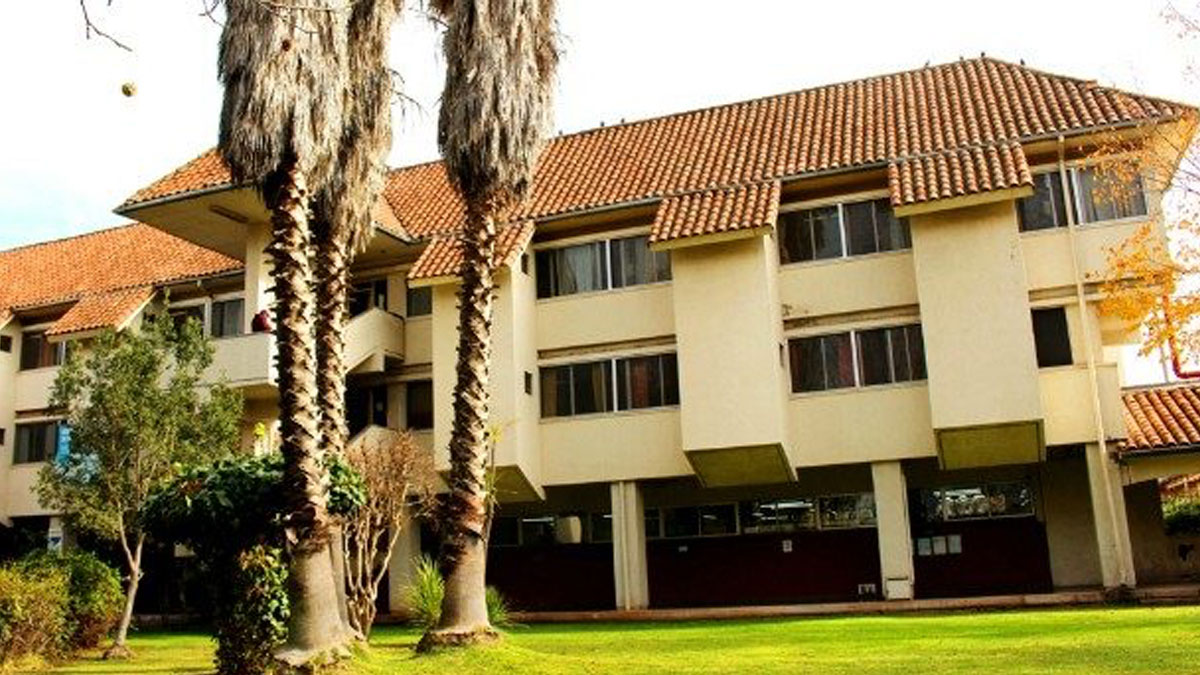 infogatecl's tweet photo. #REGIONES: Hospital de #SanFernando salva la vida de paciente con ataque cerebro vascular a través de #TeleACV. Léelo aquí: https://t.co/v25MEQr7qY https://t.co/f3JUaIsjJe