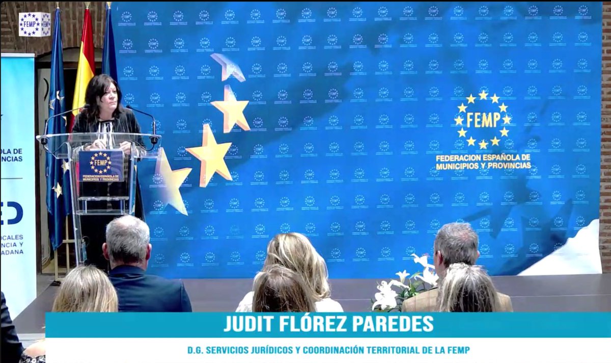 REDFEMP_TyP's tweet photo. Comienza el Acto de entrega de los Premios InnovaGloc 2022.

Inauguran el presidente de la RED, @CarlosGlez2021, junto a los subdirectores de la FEMP Judit Flórez y @garroteglez, y @Rubentorrejon, concejal de @Ayto_Torrejon.

🔴 En directo https://t.co/bC3bjgEAEk 

#InnovaGloc https://t.co/586I96DMge