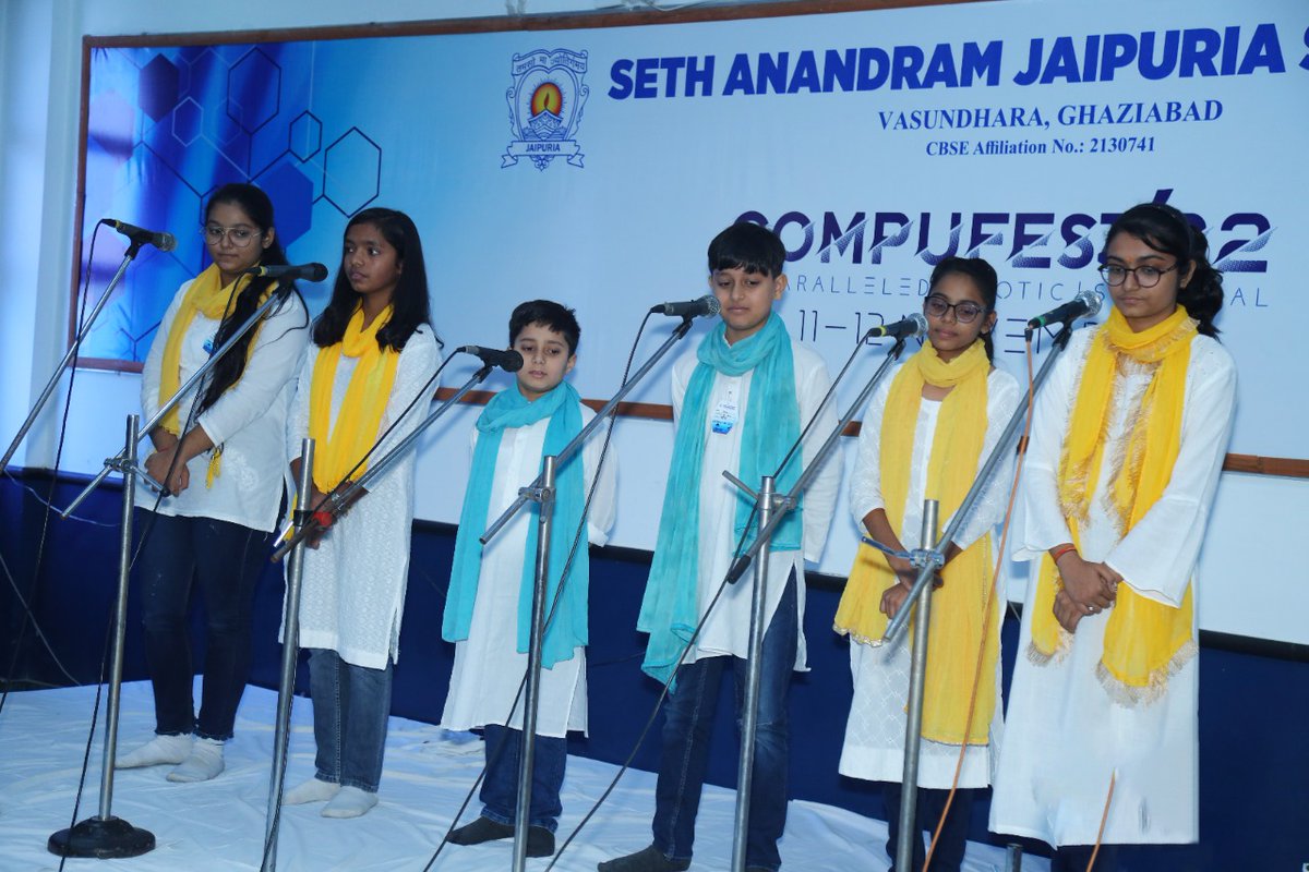 ShishirJaipuria's tweet photo. Young talents from 45 schools showcased their genius at #Compufest 2022, the techno-cultural fest of Seth Anandram #JaipuriaSchool, Ghaziabad, held on Nov 11 &amp; 12. The inaugural ceremony was graced by Chief Guest Prof Atul Khosla, Founder and Vice Chancellor, Shoolini University. https://t.co/0uwdiktSZP