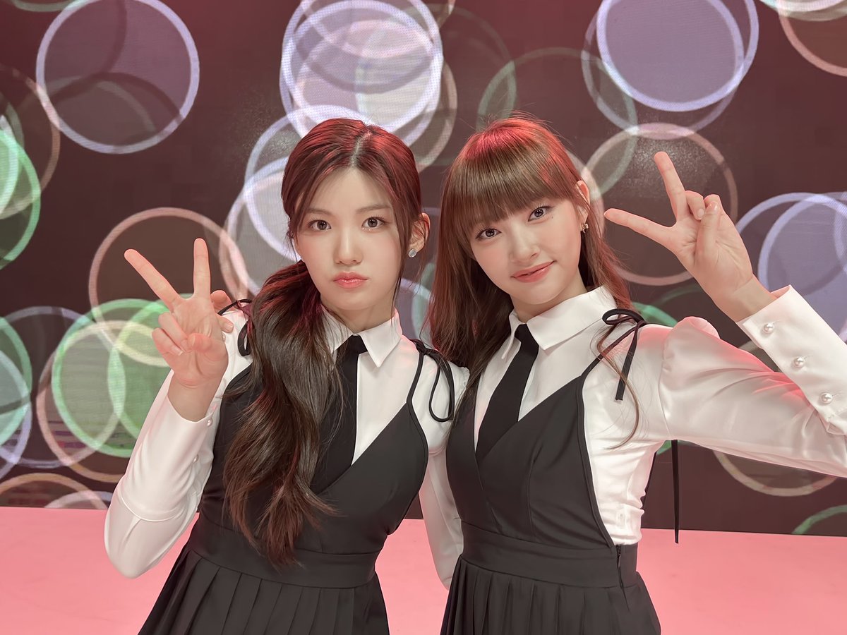 CsrLittleSuaTH's tweet photo. ❀📸 221115 : csr.offcl twitter update♡
trans : #1theK #ShoutOutDance
สาวๆรักแรกกับเพลงคัฟเวอร์ของรุ่นพี่ GFRIEND 💚
ในบรรดาเพลงทั้งหมดในคลิกปรากฏตัวต่างๆ คุณชอบเพลงไหนนะ!!
จบวันที่เหลืออย่างมีความสุขไปกับสาวๆรักแรกของเรา😉
#SUA #수아 #CSR #첫사랑 @CSR_offcl #ซูอา https://t.co/yu041ouidg