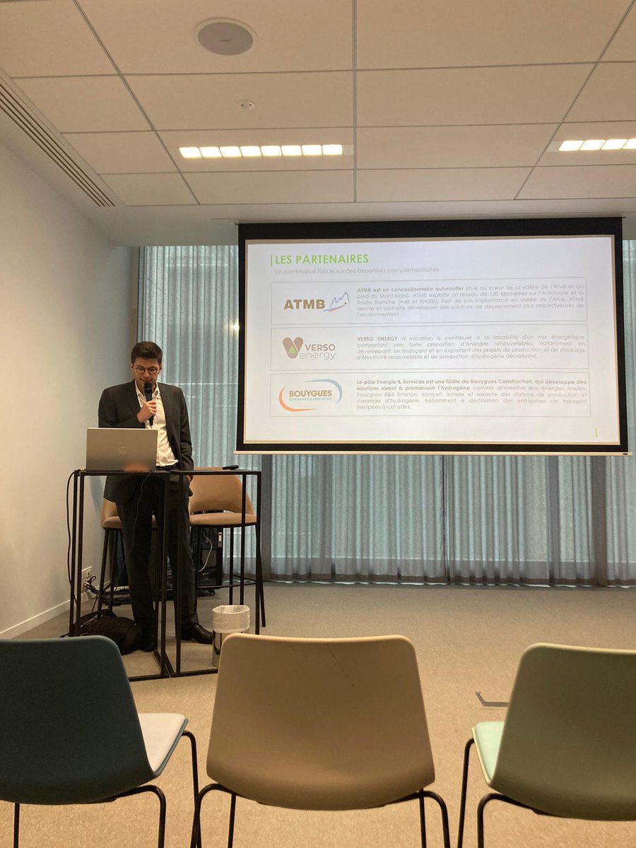 "Nous contribuons à ce projet 🚀 de l'#ATMB et @BouyguesES, qui développe des solutions pour promouvoir l’hydrogène avec des stations de #production et #stockage, notamment à destination des entreprises de transport 🚚🚛"<a href="/antoinehuard/">Antoine Huard</a> <a href="/Versoenergy/">Verso Energy</a> au Congrès <a href="/HHydrogene/">Horizon Hydrogène</a>