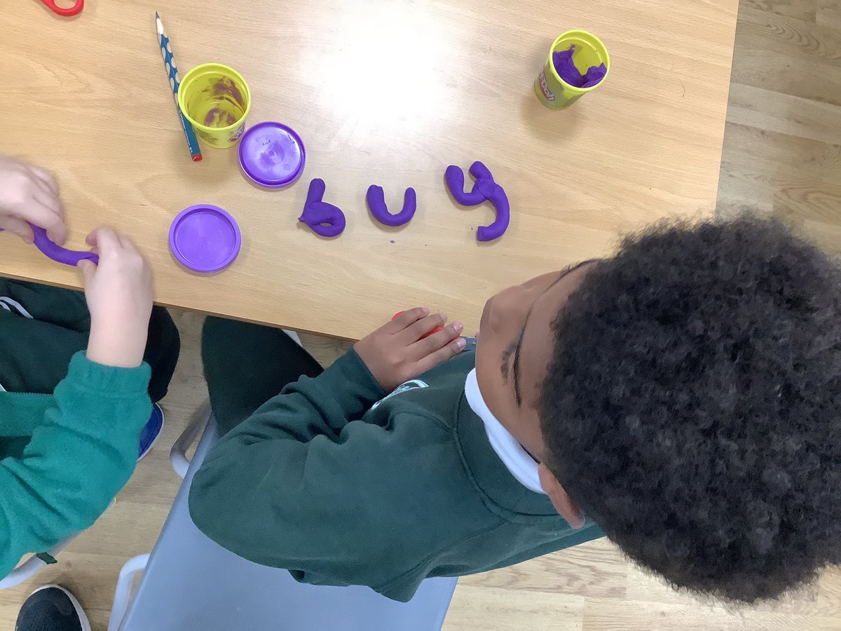MissKilpinSHS's tweet photo. Today we used play-doh to help us learn red words. https://t.co/bDx7sqgAYl