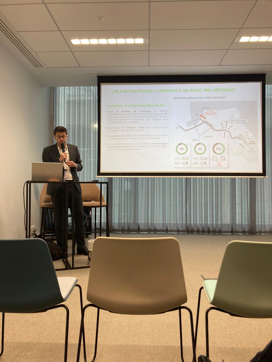 "C'est un projet 🚀 novateur ancré #localement, avec un réseau d’acteurs engagés qui montre le fort potentiel de l’écosystème hydrogène, notamment la ville de #Bonneville, la région <a href="/auvergnerhalpes/">Auvergne-Rhône-Alpes</a>, le département <a href="/Dep_74/">Département de la Haute-Savoie</a>".
<a href="/antoinehuard/">Antoine Huard</a> <a href="/Versoenergy/">Verso Energy</a> au Congrès <a href="/HHydrogene/">Horizon Hydrogène</a>