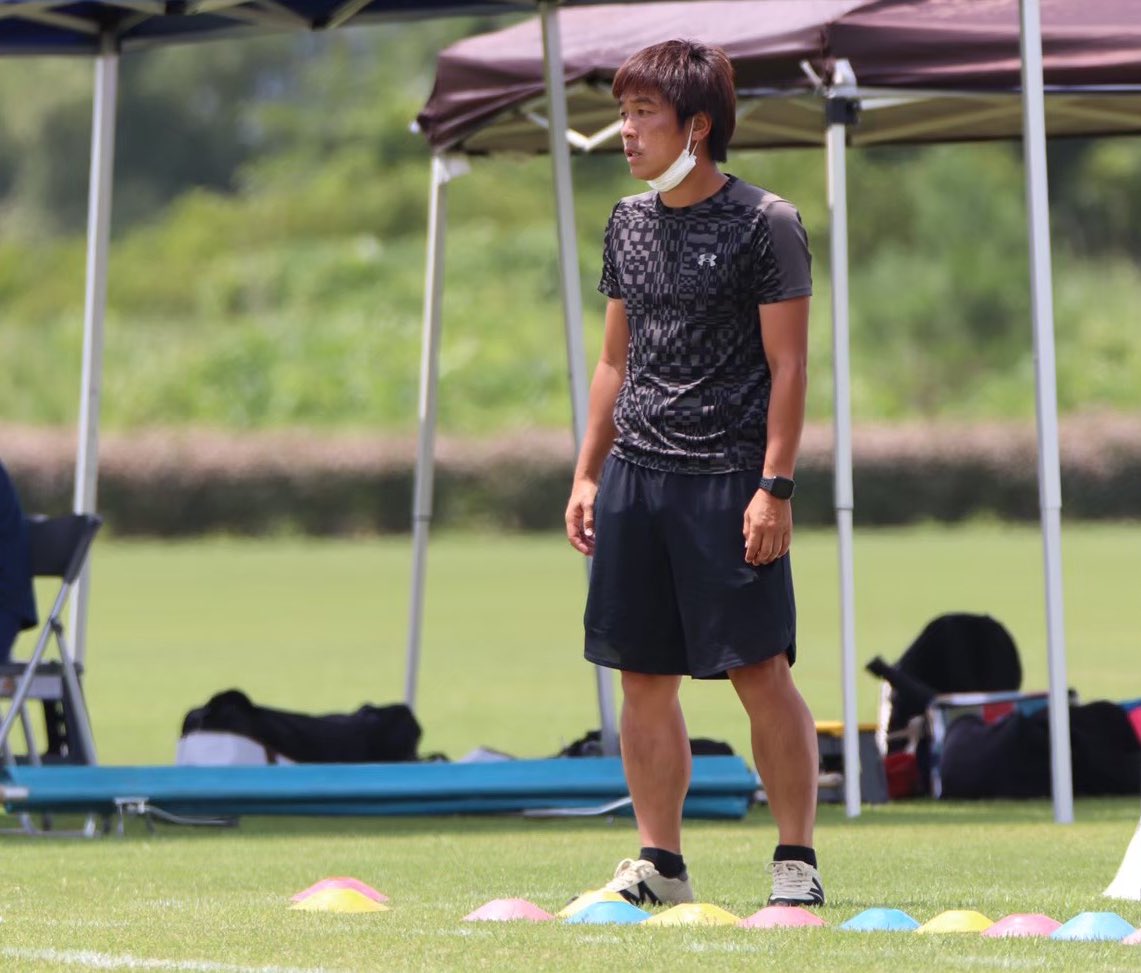 sakushin_soccer's tweet photo. 【お知らせ】

2022年栃木県社会人サッカーリーグ1部より、作大FC監督を務める #杉本真 監督が、最優秀監督賞を受賞した事をお知らせ致します。

指導者１年目の今シーズン。
難しい試合が多かった中見事な采配で作大FCの栃木県社会人リーグ初優勝に導きました。

#作新学院大学 https://t.co/Vmyg4KrF7V