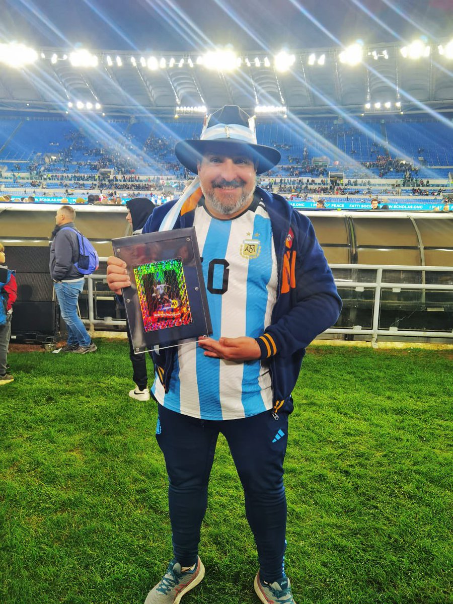maradonaregreso's tweet photo. They all shed tears for reminiscing Diego Maradonas's leaving in the past two years.
@Maradona@MaradonaOFC@OfficialMaradona
#maradona #weplayforpeace #regresomaradona https://t.co/CkCsvCIBNy