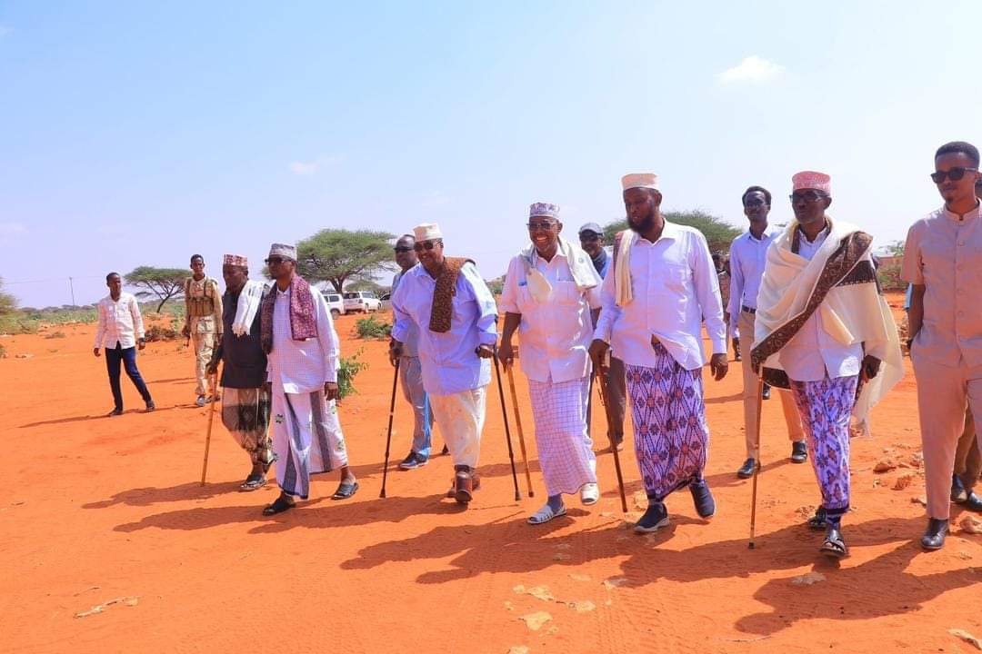 MOIFAD's tweet photo. wajiga 1aad ee shirka Nabadaynta Beelaha walalaha ah ee Gobolka Mudug ayaa ka Furmay Degmada Bursaalax ee Gobolka #Mudug.

Shirkan waxaa ka soo qaybgalay Isimada Gobolka, @MOIFAD, Guddomiyaha GobolkaTaliyaha Qaybta Guddomiyaha Degmada #Bursaalax &amp;  Ergooyinka labada Beelood. https://t.co/IyBxDyKTp1