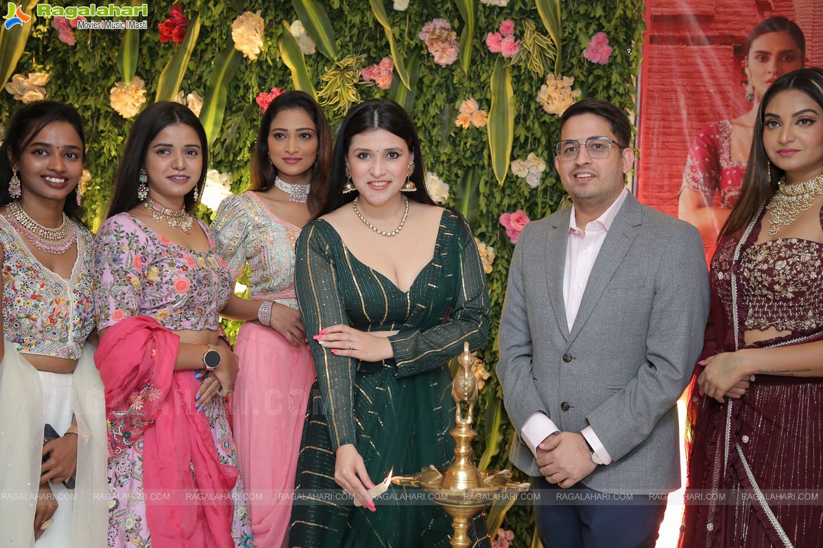 Ragalahariteam's tweet photo. Sutraa Exhibition Wedding Special November 2022 Begins at Taj Krishna, Hyderabad
More Photos - https://t.co/kjAkWwWAS0
#Sutraa #Exhibition https://t.co/IlJ9ed4T4B