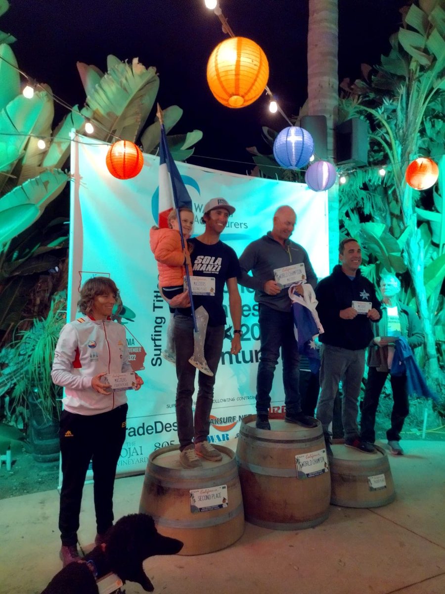 VilleDesSables's tweet photo. Les Sablais du #CKCL ont bien surfé in USA🤙
Nos champions made in Les Spots Sablais reviennent de Californie avec de belles récompenses en waveski.
BRAVO
Mathieu Babarit🥈
Maxime Gaborit 🥇et 🥉
Caroline Angibaud avec l'Award de Waterwoman🏄♀️
À bientôt sur l'eau 🌊 https://t.co/q7TBw48XAF