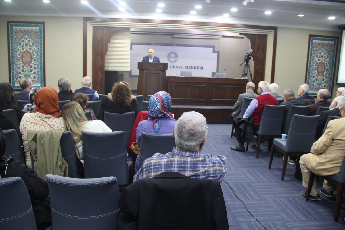EnsarVakfi's tweet photo. Geçen yıl vefat eden Prof. Dr. Kemal Sandıkçı için vefatının sene-i devriyesinde anma programı düzenlendi. Kur'an-ı Kerim ve duaların okunduğu, arkadaşlarının hatıralarını anlattığı programa Merhum Hocamızın ailesi, yakın dostları ve sevenleri katıldı. https://t.co/6D1wucLDgq