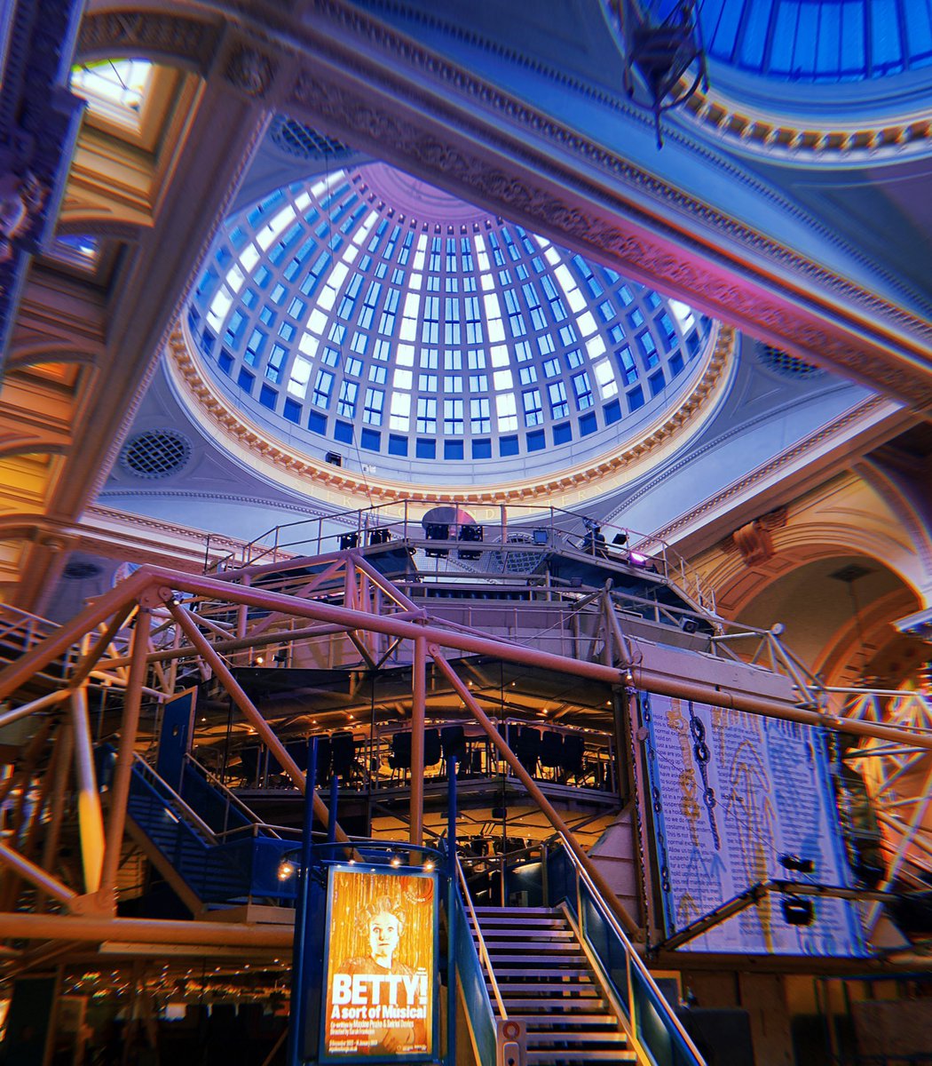 LydiaHasoon's tweet image. For the past 2 weeks I’ve had the most incredible time working at @rxtheatre on the Bruntwood Prize Ceremony!
Congrats to all who were shortlisted &amp;amp; thank you to my fellow cast mates, directors &amp;amp; all the team at the Royal Exchange for making the experience so beautifully joyous✨