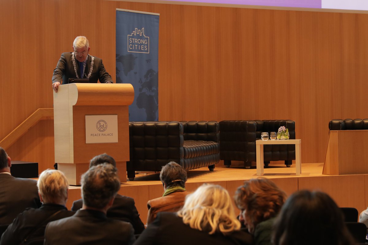 Strong Cities (@strong_cities) on Twitter photo 4/5 <a href="/jan_vanzanen/">Jan van Zanen</a> #Mayor #TheHague: โ<a href="/Strong_Cities/">Strong Cities</a> is uniquely placed to facilitate dialogue btw cities, practitioners + policymakers. <a href="/GemeenteDenHaag/">Gemeente Den Haag</a> is strongly committed to ensure that no city faces challenges alone + encourages cities to leverage this important Network." 4/5 <a href="/jan_vanzanen/">Jan van Zanen</a> #Mayor #TheHague: โ<a href="/Strong_Cities/">Strong Cities</a> is uniquely placed to facilitate dialogue btw cities, practitioners + policymakers. <a href="/GemeenteDenHaag/">Gemeente Den Haag</a> is strongly committed to ensure that no city faces challenges alone + encourages cities to leverage this important Network."