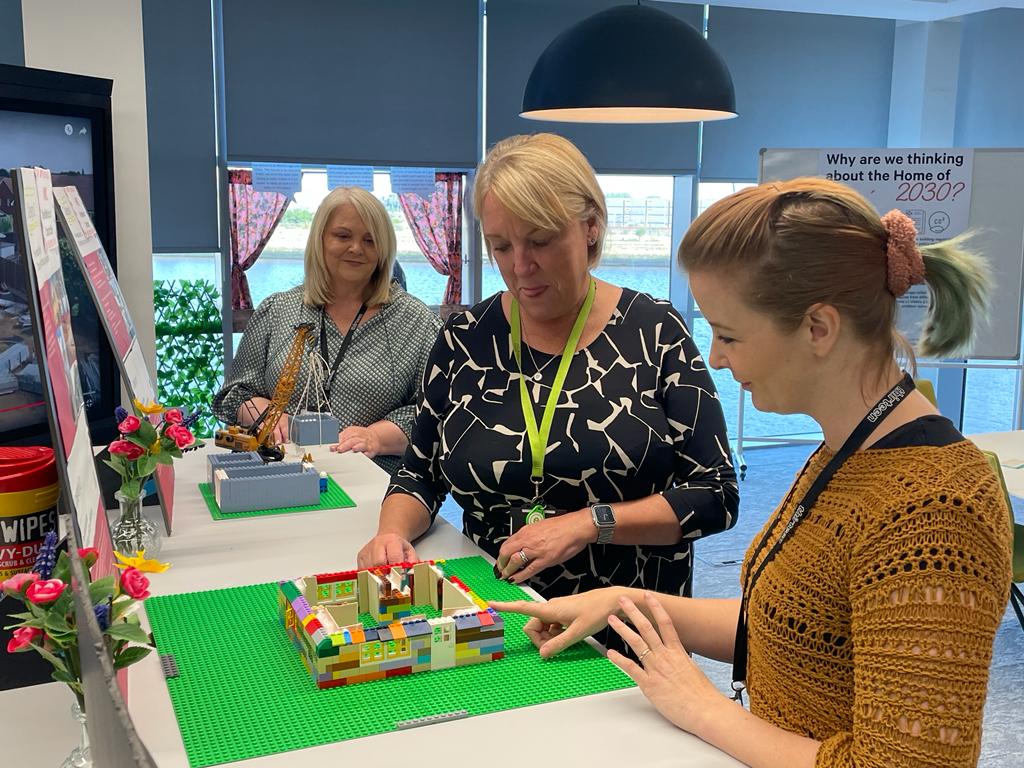 HiLab_Thirteen's tweet image. Creating new ways to tell stories and prototype ideas can feel like indulgence, but #LEGO #prototyping has brought about a whole new level of learning. 🙌

Find out why we&apos;re recommending all Innovation teams have @LEGO_Group to hand! 👉 ow.ly/LnYo50LErsc

#innovation