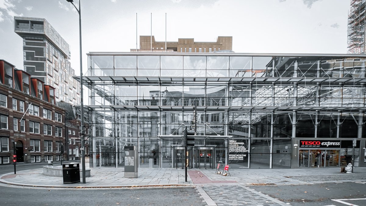 Built for efficiency, The Capital Building is a phenomenal example of a brutalist exterior mixed with a modern interior. #OfficeBuilding #Liverpool #Architecture

••⁠
☎ Call CBRE Liverpool on 0151-224-7666 to arrange your viewing⁠