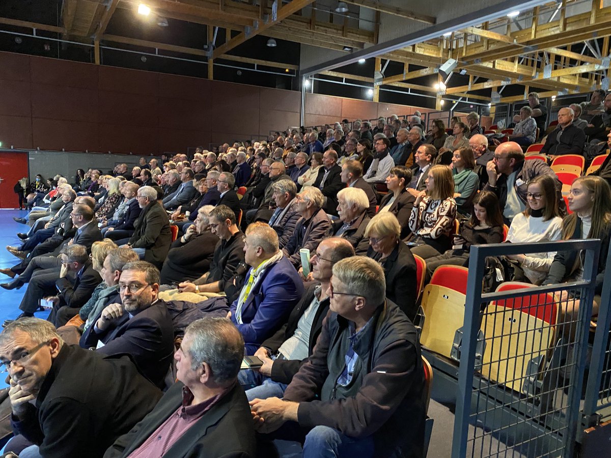 AntignyMSA's tweet photo. Belle réussite que cette AG 2022 de ⁦@MsaLorraine⁩, en présence de ⁦@PascalCormery⁩, Pdt de la #CCMSA.
Focus sur la Santé Sécurité au Travail &amp; sur l’action sociale et sur toutes les actions de terrain et partenariats mis en œuvre 👏🏻👏🏻 https://t.co/5bLAy5qyNE
