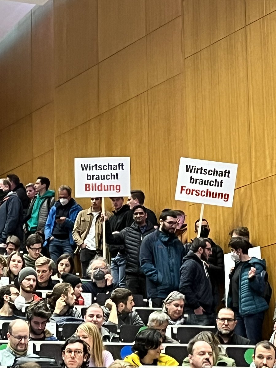 tugraz's tweet photo. Jetzt #zukunftsichern https://t.co/dpdDdA6AKr