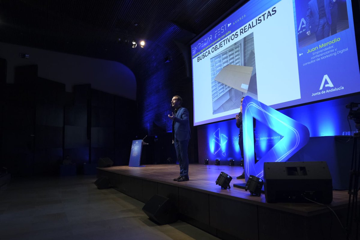 aemprende's tweet photo. Intervención de @juanmerodio en #EmpezarFest.

➡"Marketing digital para emprender con éxito".

📌En Inspiring Zone, en @Fycma.

#EmprendeAND #GEW2022 https://t.co/bCPIG5F2Wq