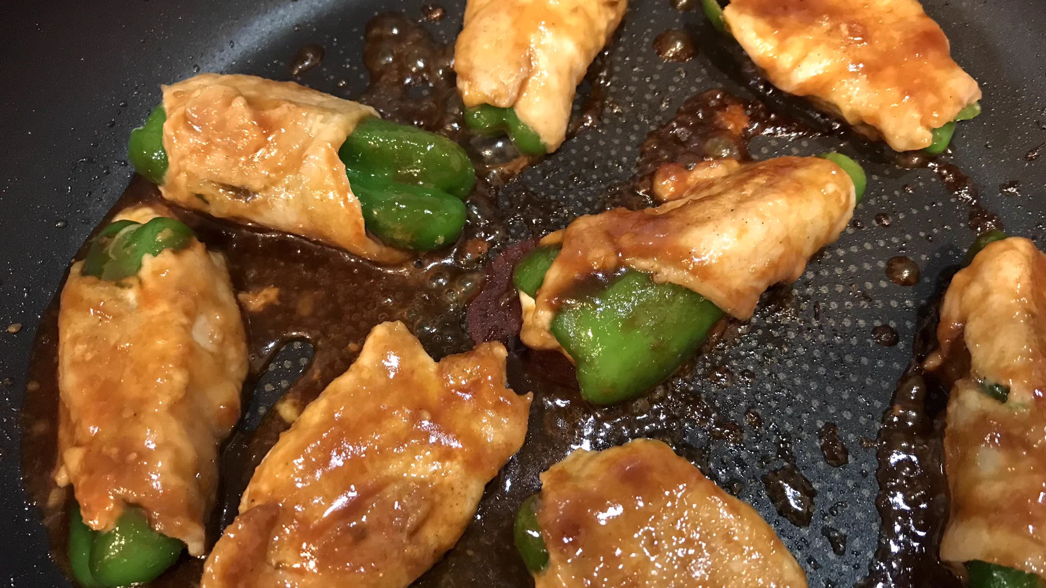 何度作ってもおいしい一番好きなピーマンの食べ方。「ピーマンのこってりチーズ肉巻き」