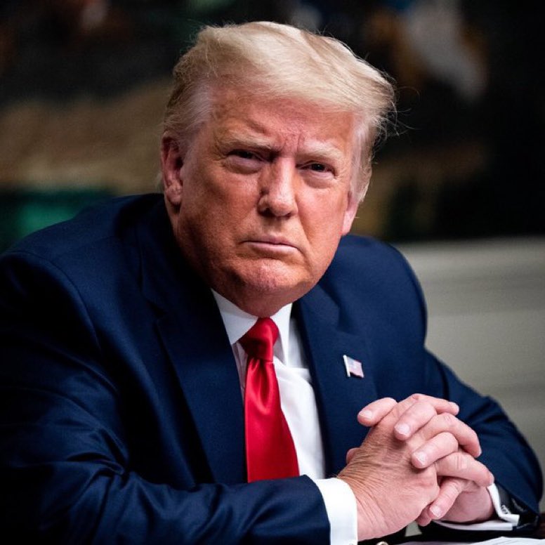 choquei's tweet photo. 🚨ATENÇÃO: Donald Trump deve anunciar hoje sua candidatura à presidência em 2024. https://t.co/fLt1sxW3z5