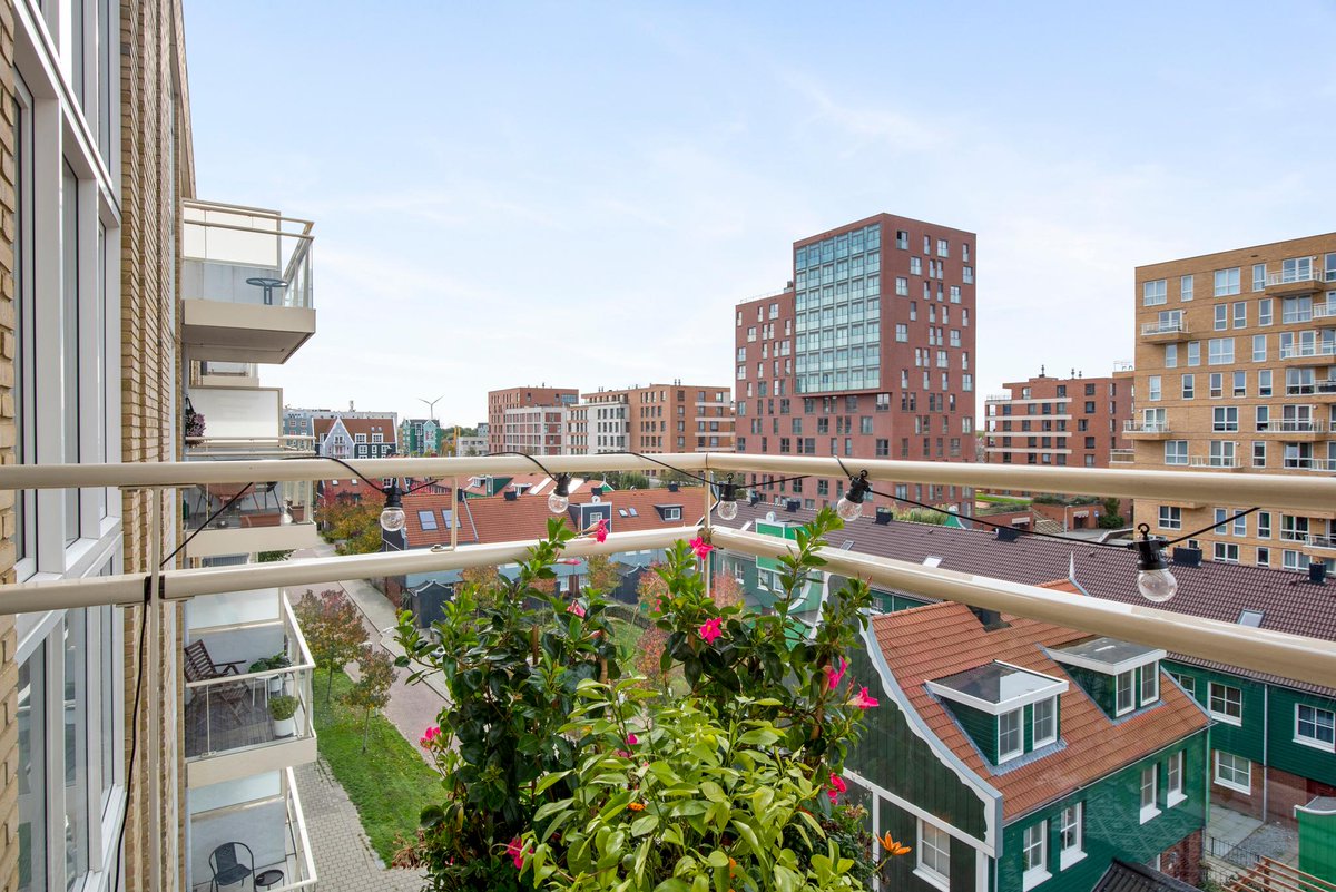020makelaars's tweet photo. Je wordt op slag verliefd op dit sfeervolle en keurig onderhouden ruime 3-kamer appartement. 

https://t.co/6qyzdE5Ray

#020Makelaars #TeKoop #Zaandam https://t.co/n5l02vPjDr