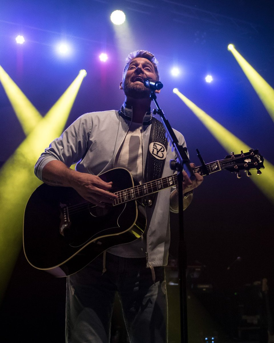 O2SBE's tweet photo. What a show! @BrettYoungMusic delivered a performance for the books last Sunday 13.11.22 📖

Nina Rajani for @academyamg (𝘱𝘭𝘦𝘢𝘴𝘦 𝘥𝘰 𝘯𝘰𝘵 𝘶𝘴𝘦 𝘸𝘪𝘵𝘩𝘰𝘶𝘵 𝘱𝘦𝘳𝘮𝘪𝘴𝘴𝘪𝘰𝘯) 

#BrettYoung https://t.co/OFkKKZfNx9