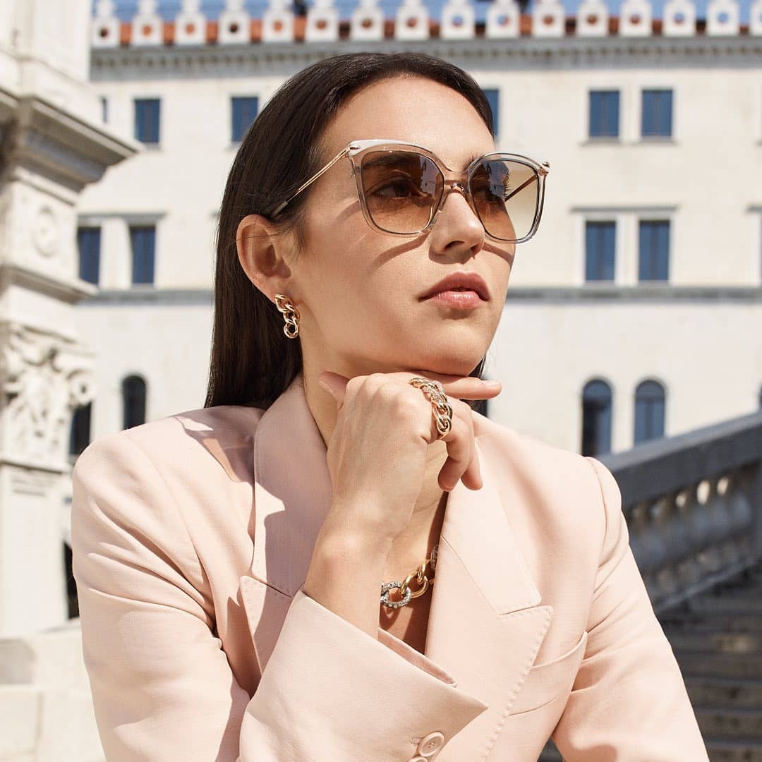 Sloaneandco's tweet photo. Elegance is an understatement.💜💜
Pomellato @ sloaneandco

#pomellato #hale #sloaneandco #luxuryeyewear #designereyewear #uuktoday https://t.co/pWAvGZoi6W