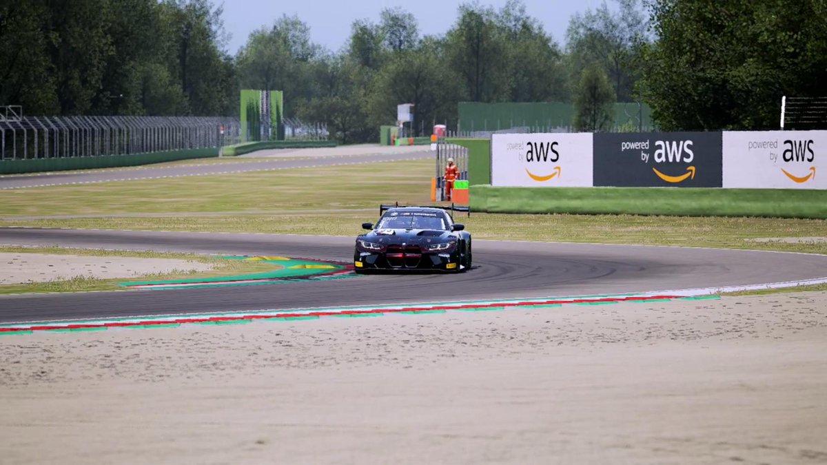 roberts27480920's tweet photo. Short race at Imola coming later #simraciing #assettocorsacompetizione #505games #simracingisracing https://t.co/OGIFdH9zbP https://t.co/zGVI1AFH9i