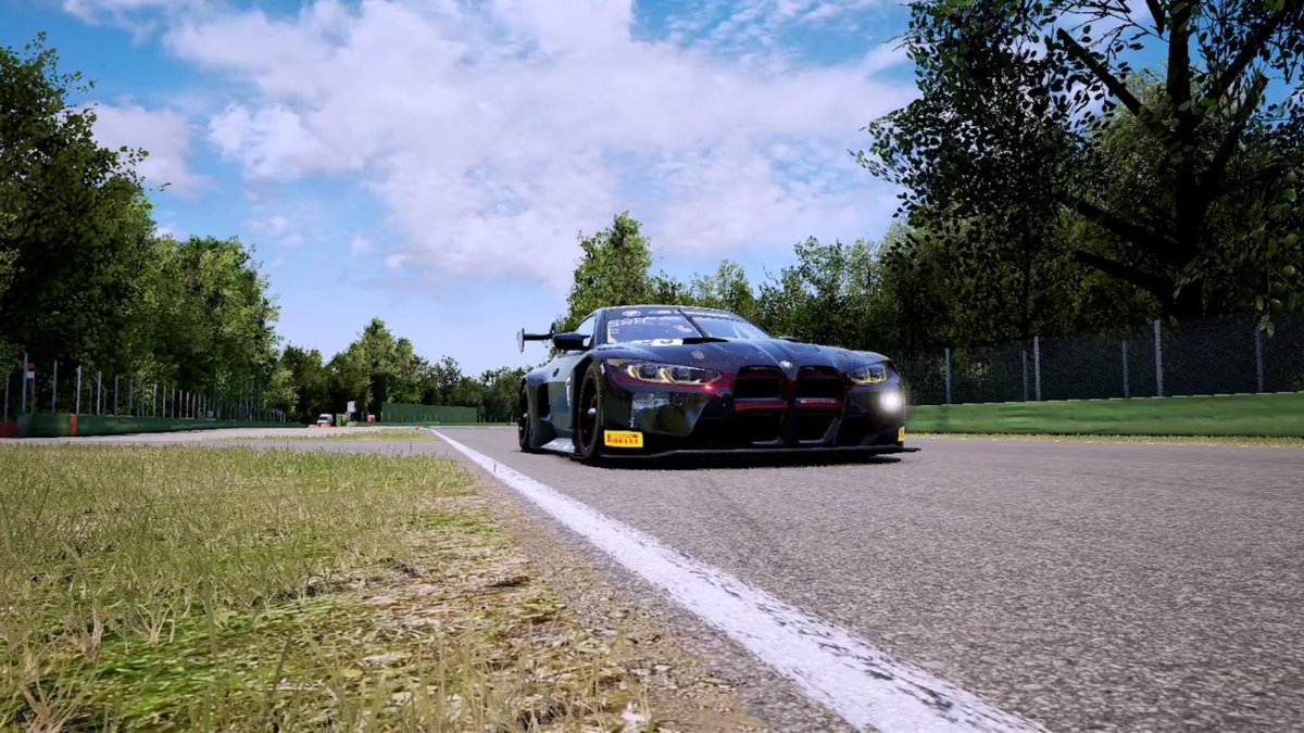 roberts27480920's tweet photo. Short race at Imola coming later #simraciing #assettocorsacompetizione #505games #simracingisracing https://t.co/OGIFdH9zbP https://t.co/zGVI1AFH9i