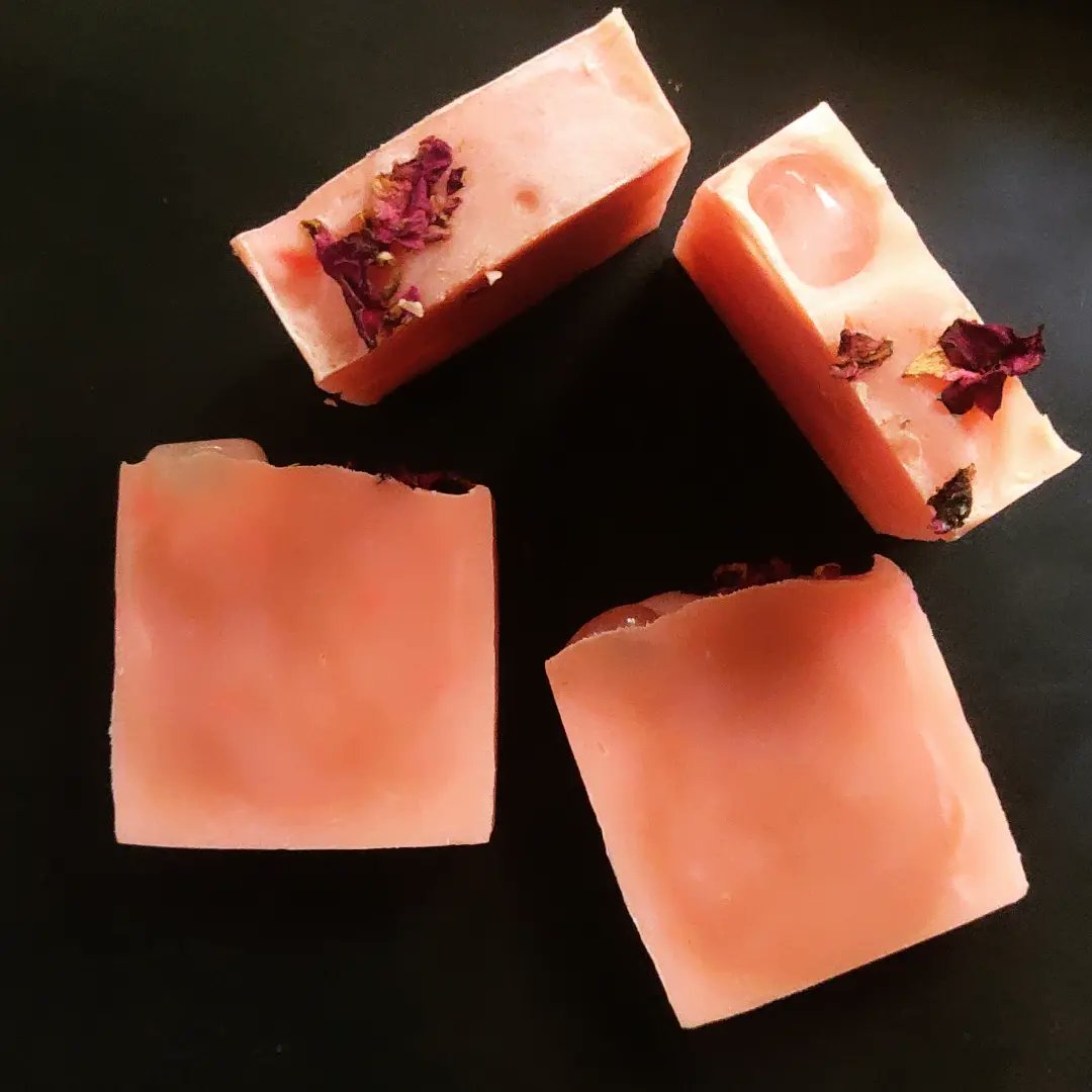 celticc_cross's tweet photo. These are my November ritual soaps
Love/self-love bitches 
Has rosehip/frankincense/french clay/rose petal powder
Comes with rose quartz crystal!
Scent of Bulgarian rose
Please RT so someone can purchase
Or dm to purchase yourself
Thank you 
#organicsoaps #supportsmallbusiness https://t.co/0BwvcAiHIb