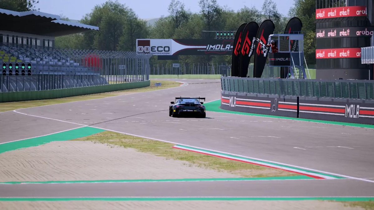 roberts27480920's tweet photo. More pics from Imola #simracingisracing #simracer #assettocorsacometizione #ACC https://t.co/OGIFdH9zbP https://t.co/TJLKU09MhH