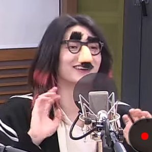 jooyeonsfan's tweet photo. 😂 https://t.co/lRcv0PfEYb
