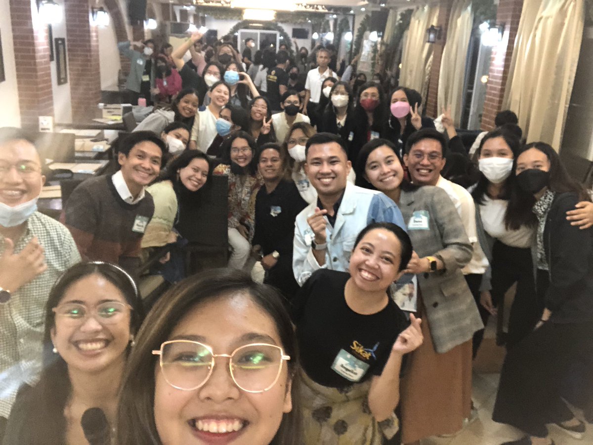 SamanthaBagayas's tweet photo. Long day made SO worth it because of these youth in Calabarzon who were so participative and who asked some really good questions about fact-checking and utilizing social media during disasters! Thanks DILG IV-A esp @jay_beltran for the opportunity! #FactsFirstPH #FromMeToWe https://t.co/GIvRQH7TBM