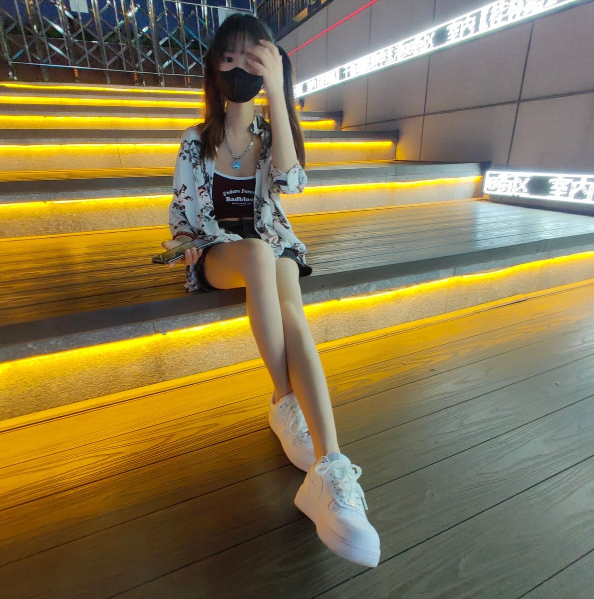 【同好的女朋友】原来的贴吧加到同城好兄弟，了解到也是在一城市。有同样的爱好，随着了解的深入，他同意了把她女朋友的白袜送给了我💦💦 https://t.co/twB29xeCN2