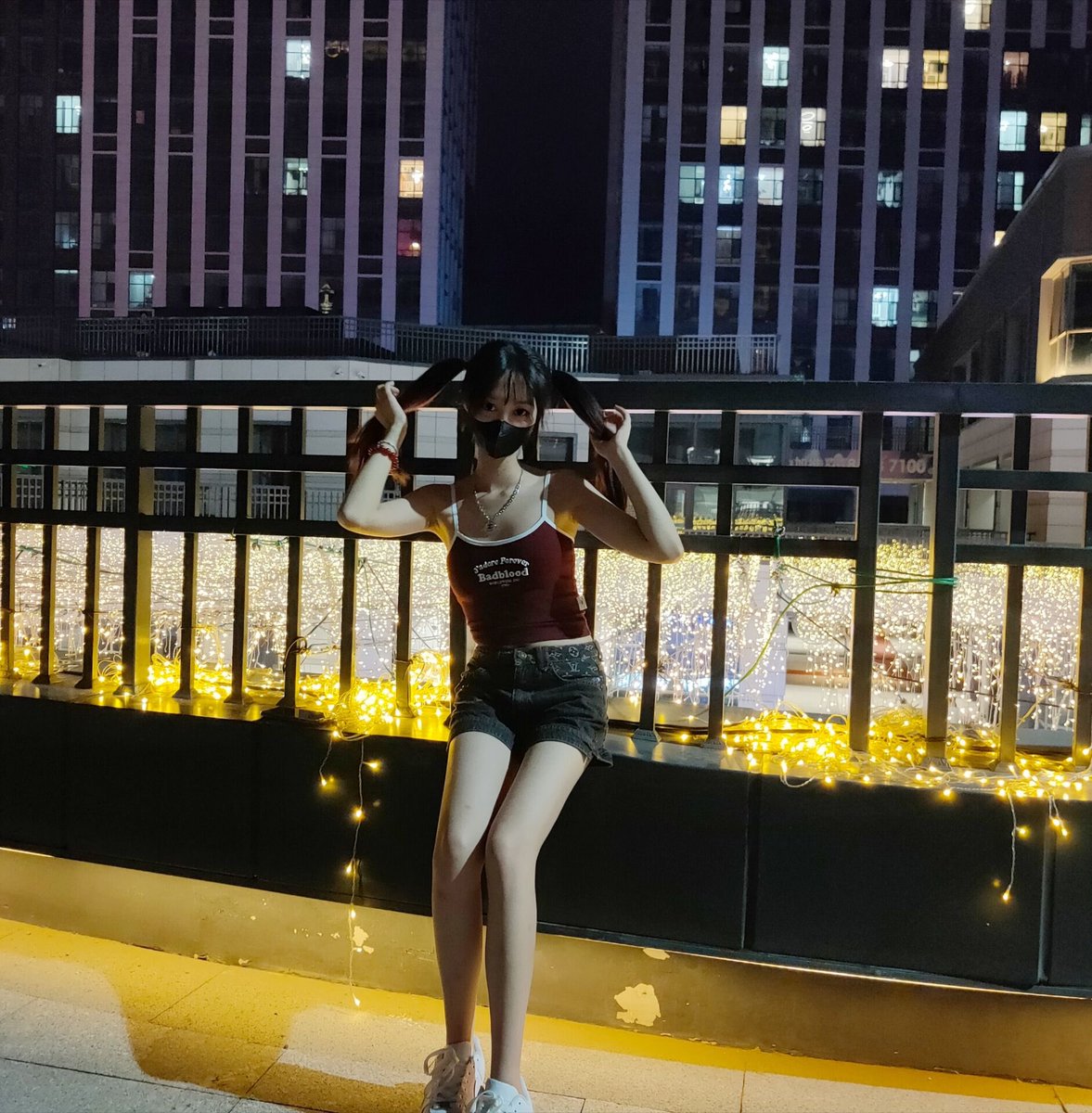 【同好的女朋友】原来的贴吧加到同城好兄弟，了解到也是在一城市。有同样的爱好，随着了解的深入，他同意了把她女朋友的白袜送给了我💦💦 https://t.co/twB29xeCN2