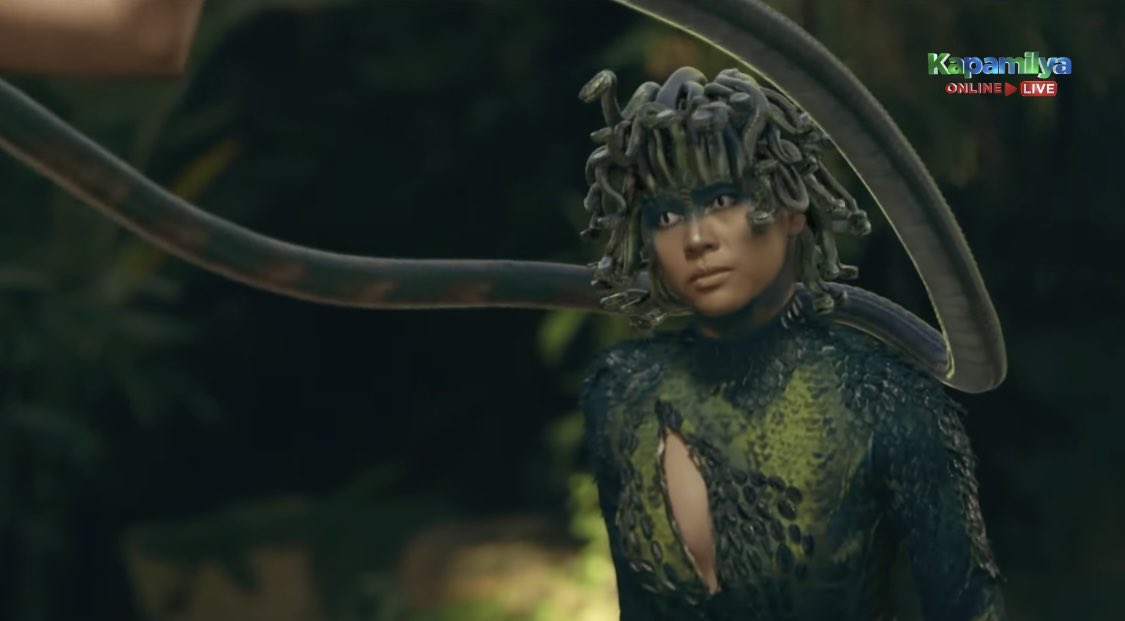 AltheyuhMoves's tweet photo. That is one of the best opening scenes for me.  I also liked this fight scene better than other Darna vs Valentina ones. This felt a bit more like the mortal enemies that they are. Well shot too. #DarnaLuna 
DARLENTINA GETTING STRONGER
#JaneNella | #Darlentina https://t.co/4DO1Buh5ih