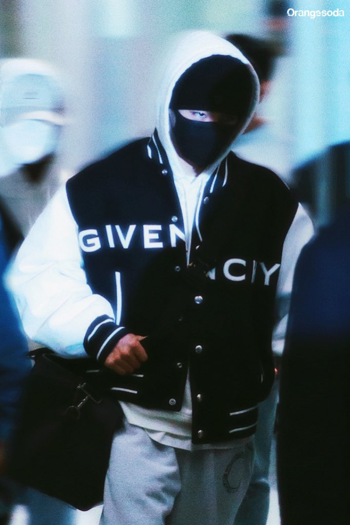 Orangesoda0423's tweet photo. 221115 ICN🥷🫠🫠
#제노 #JENO #엔시티드림 #NCTDREAM https://t.co/7X74cxMtVx