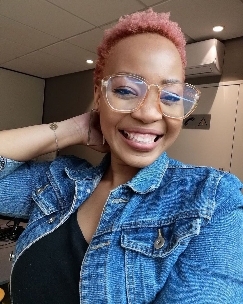 Zkhiphani's tweet photo. OFFICIAL STATEMENT: FRESH AF / ZKHIPHANI MOURNS THE PASSING OF LEGENDARY EDITOR, MANDISA NTSINDE

It is with great sadness and our deepest regret that we announce the untimely death of our beloved Chief Editor, Mandisa Ntsinde. #RIPMandisa

❤️🙏🏿🕊️ https://t.co/xUCpeijF9B