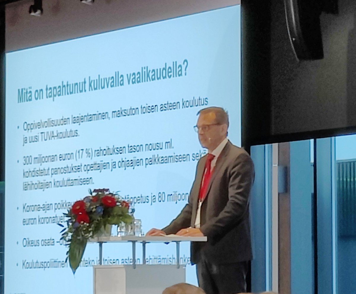 Ylijohtaja <a href="/LempinenPetri/">Petri Lempinen</a> nostaa tulevan vaalikauden teemoiksi mm.
✅ Opiskelijoiden hyvinvointi
✅ Osaajapulaan vastaaminen
✅ Digitalisation rooli
✅ Väestökehityksen muutokset
✅ Huoltovarmuudesta huolehtiminen.
#ammatillinenkoulutus #VAKS2022