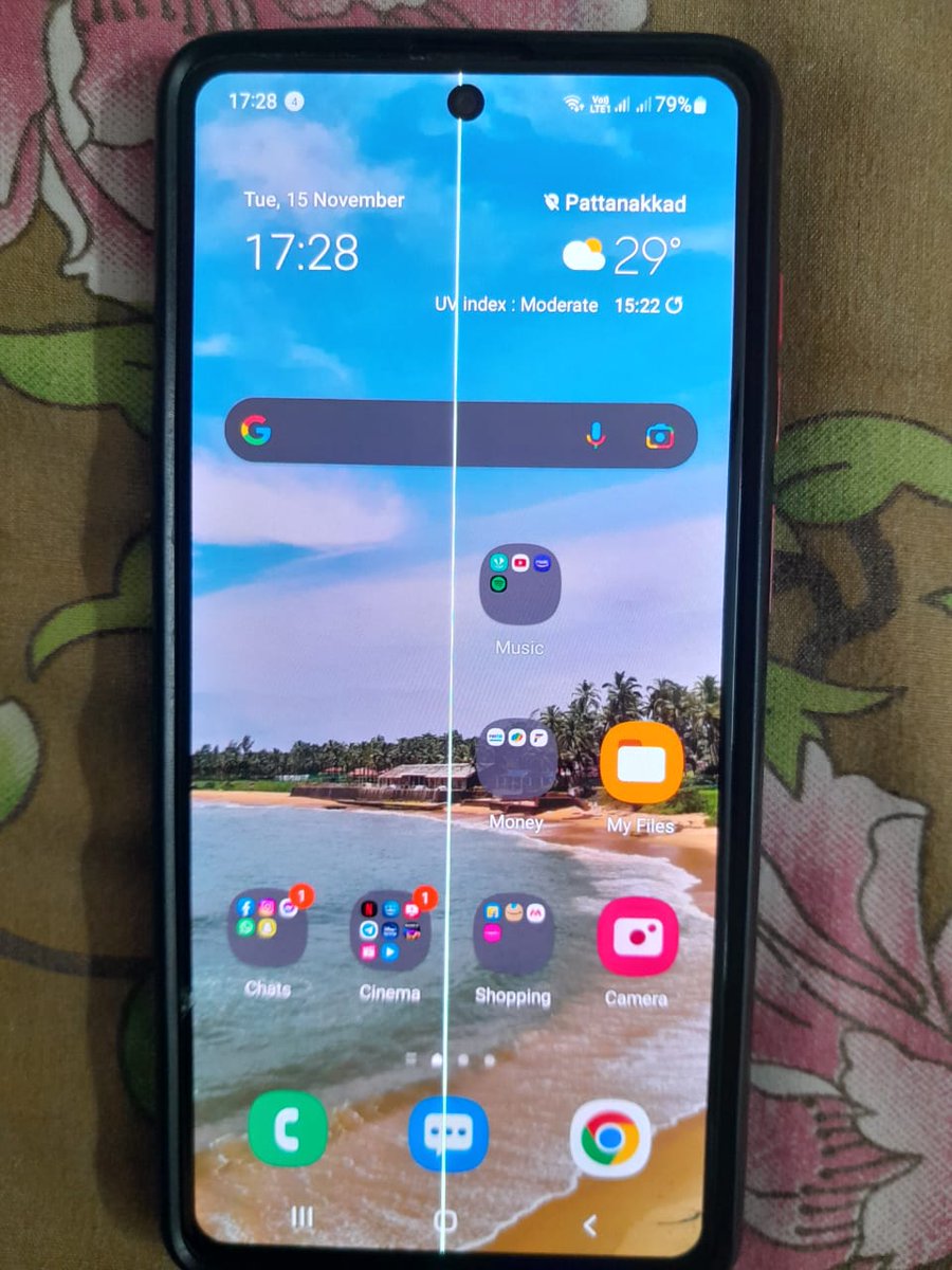 Krishna045272's tweet photo. @SamsungIndia Hai ..
I am using a Samsung Galaxy A71 and now sudden from nowhere my phone display is showing a white line from the top to bottom as shown in the picture.. It's surely a mistake from the manufacturer side as I have referred.. Kindly find me a solution to solve this..
Thank you https://t.co/mCwRJmnrDF