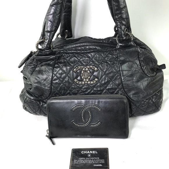 BorgenSabina's tweet photo. So good I had to share! Check out all the items I'm loving on @Poshmarkapp #poshmark #fashion #style #shopmycloset #chanel #mgear #athleta: https://t.co/pR4Mi0bX9y https://t.co/7odAs70esm