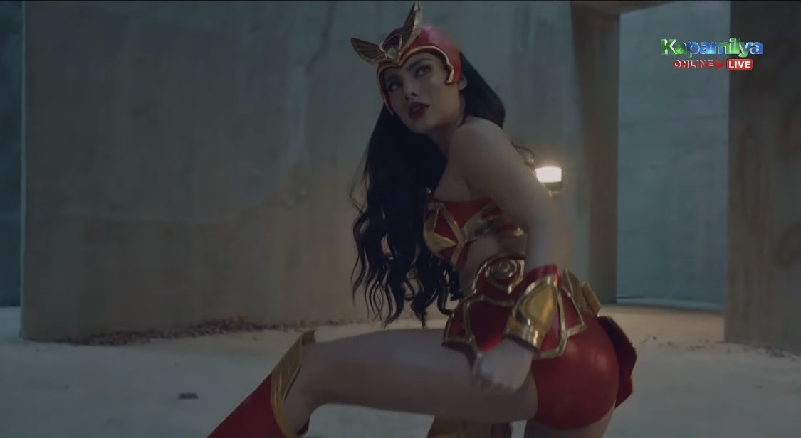 AltheyuhMoves's tweet photo. Women. The best parts of Darna. I love this new character.  She has fascinating powers too. I really love how action is so crucial to this episode and finally, the show Darna shines for what it truly is. #DarnaLuna 
DARLENTINA GETTING STRONGER
#JaneNella | #Darlentina https://t.co/dm7IcIDOLD