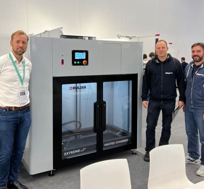 builder3Dprint's tweet image. The team of 3D BGPRINT visiting our booth at Formnext - Where ideas take shape. It was great seeing you again and we look forward to continue our collaboration. #formnext #builder3dprinters