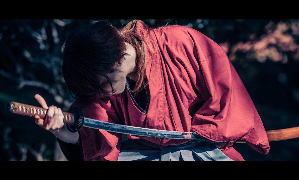 剣心8年前からやってるからこちら側は整っている上でTAPiさんの写真の色味は唯一無二で凄い。頭の中にあるイメージを写真に反映できるのほんとにすごい。1年ぶり３回目の撮影だけどこういう信頼の積み重ねがあるので私は私の仕事（ポージングや衣装メンテ）するだけなの凄い事！👏
（＠_tsumi_ki)