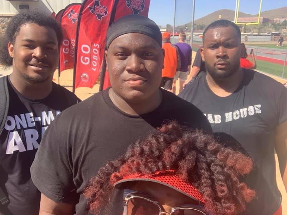 SRFBBoosters's tweet photo. I had to go into the archives for these. Happy Birthday, @Mattix64 !!! #HTown4Real @CedarrionC @AjaniBatts529 @billyjackray @SRSUFootball https://t.co/nQZ3qM2EsD