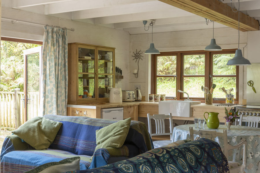 TheHolidayCots's tweet photo. thecabin@greensleeves has dates available as follows:
18th-25th November
9th-29th December
3rd-20th January
23rd-31st January
๐Sleeps 1-4
https://t.co/i5ztsjD0wQ
#Harcombe #LymeRegis #Dorset #SelfCatering #Cabin #LateAvailability #Tranquil #Secluded #Retreat #Escape #Seaside https://t.co/HOOtQlbrSE