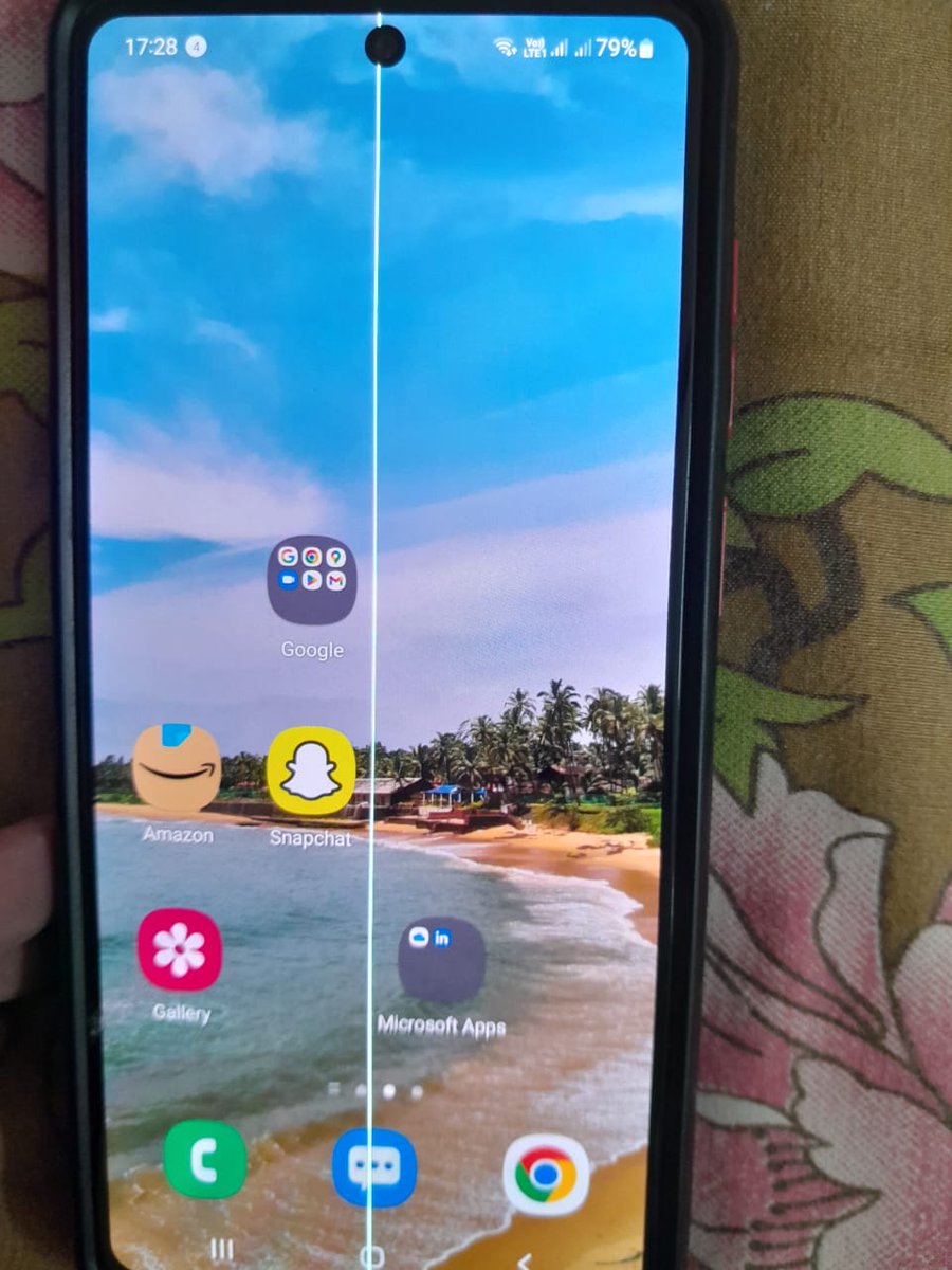 Krishna045272's tweet photo. Hai ..
I am using a Samsung Galaxy A71 and now sudden from nowhere my phone display is showing a white line from the top to bottom as shown in the picture.. It's surely a mistake from the manufacturer side as I have referred.. Kindly find me a solution to solve this..
Thank you https://t.co/r4CkeMtAoX