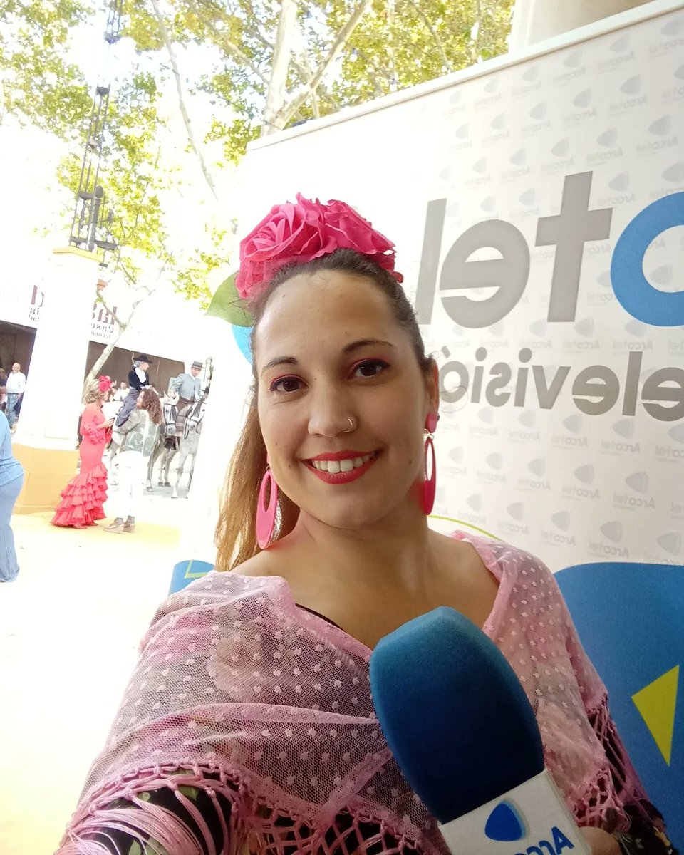 ArcosCiudad's tweet photo. Miriam Rodríguez será la Cartera Real, y María Teresa de la Barrera, Estrella de Oriente. ¡Enhorabuena!

La delegada de #ParticipaciónCiudadana, Saray Soria, ha informado hoy del fin del proceso participativo de la Cabalgata de los Reyes Magos 2023. #NavidadenArcos2022 https://t.co/Lq2vpzdMUZ