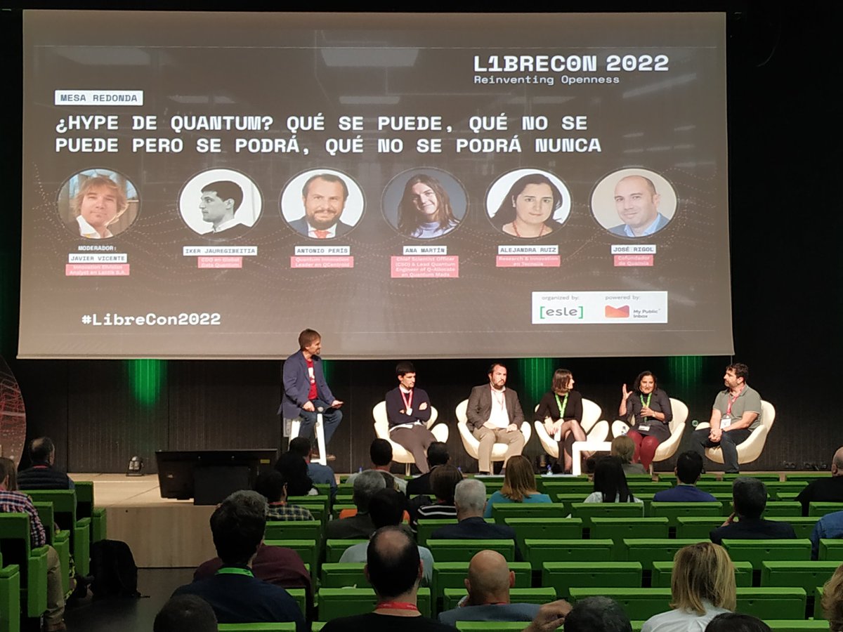 carnero's tweet image. En la #LibreCon2022 escuchando reflexiones sobre el quantum computing junto a @GabrielGT. A las 17 estaré en el techspace jugando con point clouds y #nerf , pásate!