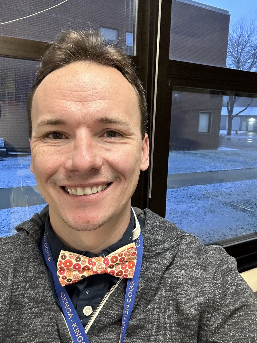 Good morning on this snowy #BowTieTuesday. Hope everyone is staying warm! #gkcogs <a href="/MrPowley/">Adam Powley</a>